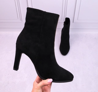 Czarne zamszowe botki na szpilce eleganckie Klara