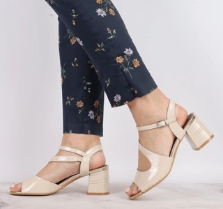 Piękne eleganckie sandały na obcasie i skórzaną wkładką Jezzi