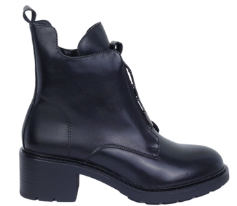 Czarne skórzane botki damskie na zimę eleganckie i wygodne