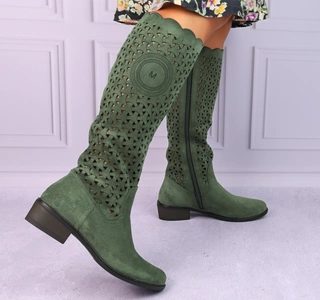Zielone zamszowe kozaki damskie płaskie ażurowe Eveline